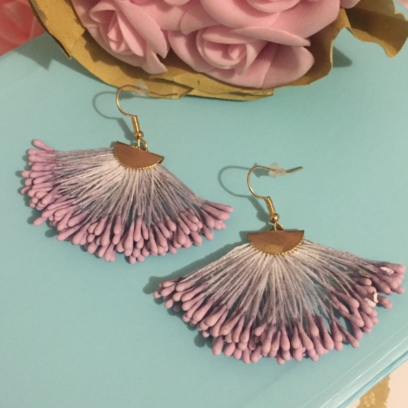 Jewelry - 🎊 Lavender Earrings Open Fan Spring Jewelry